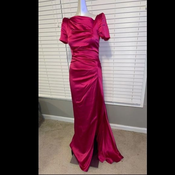 Talbot Runhof Noomi5 crepe satin gown - Picture 4 of 7